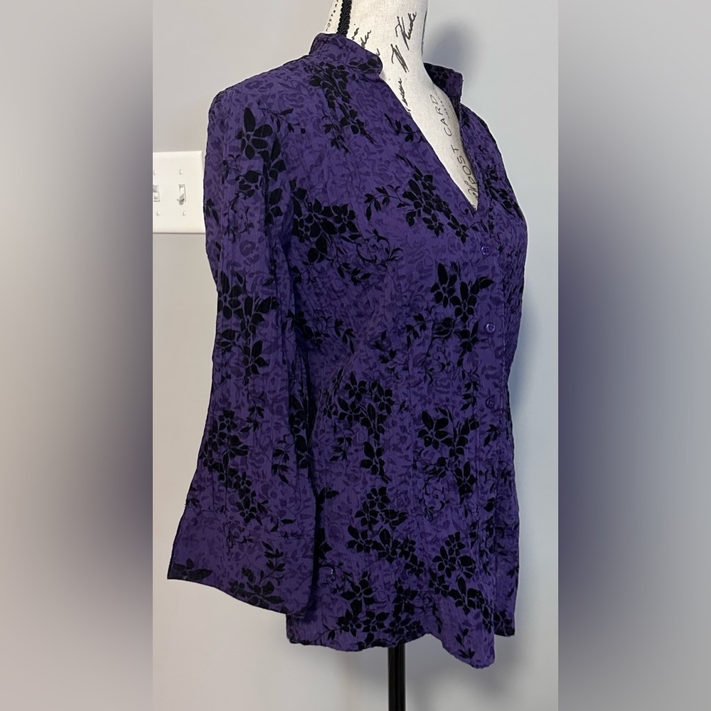 💜 CATO Blouse - Purple with Black Floral Accent  💜 - Picture 4 of 14